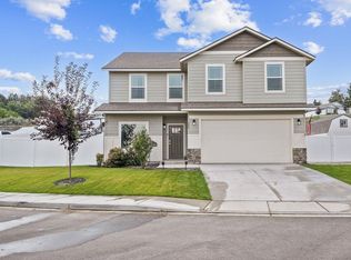 488 E 34th Ct, Kennewick, WA