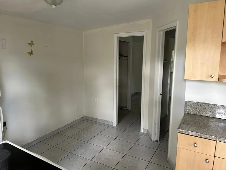 12920 Westview Dr #4 — Photo 11