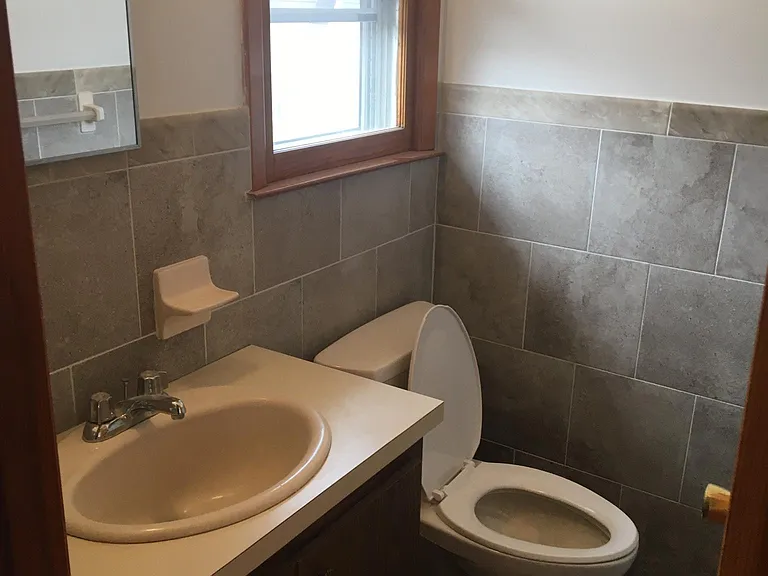 1/2 bathroom