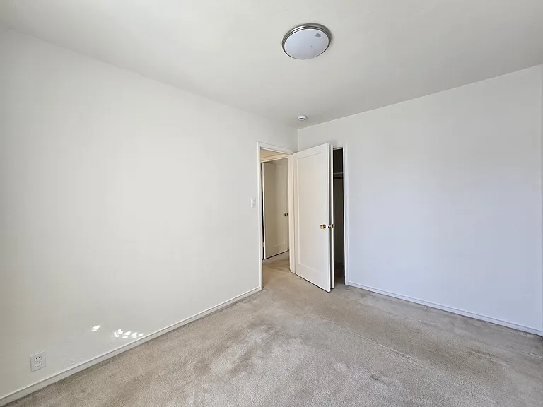 1636 Virginia St — Photo 15