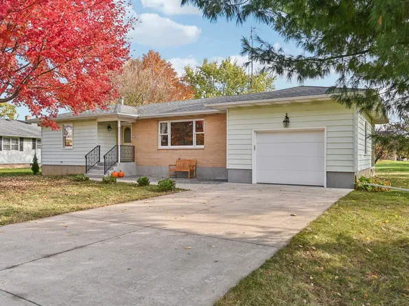 6304 Elm St, Marengo, IL 60180