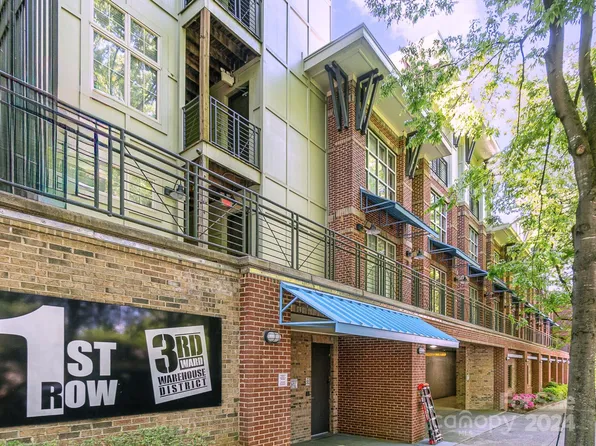1101 W 1st St APT 210, Charlotte, NC 28202