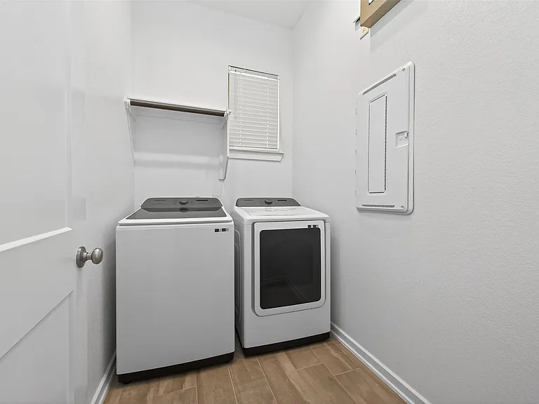 516 Shine Ct — Photo 22