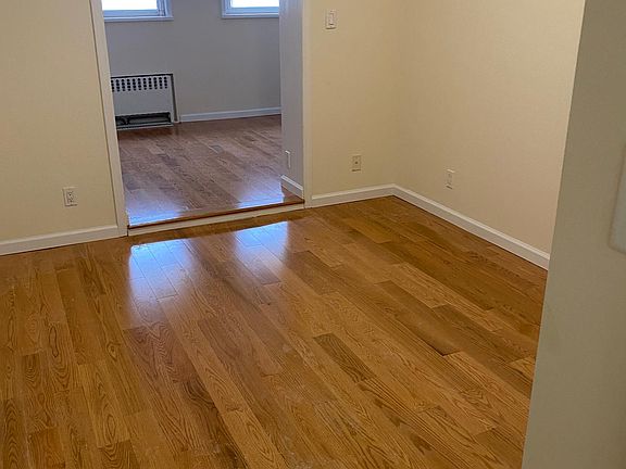 4th image of 7621 170th St Floor 1-B