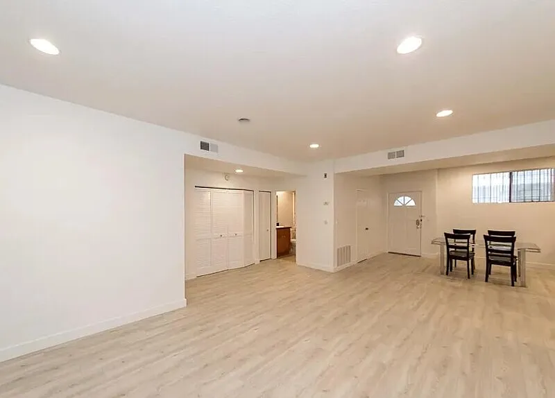 2 bed, 2.0 bath, 1174 sqft, $2,090 — Photo 4