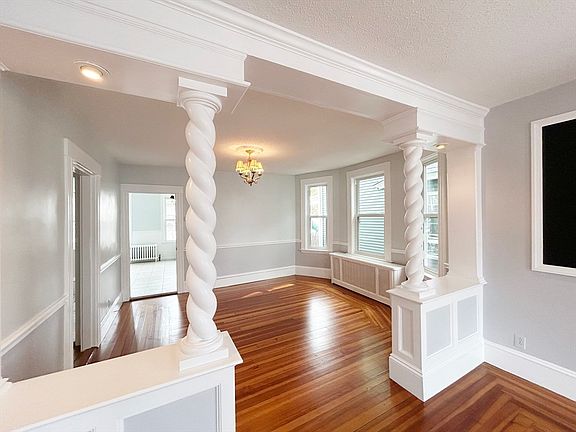 4th image of 80 Linden St