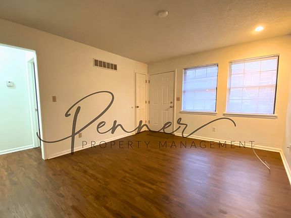 2nd image of 811 NE Barnes Dr APT B
