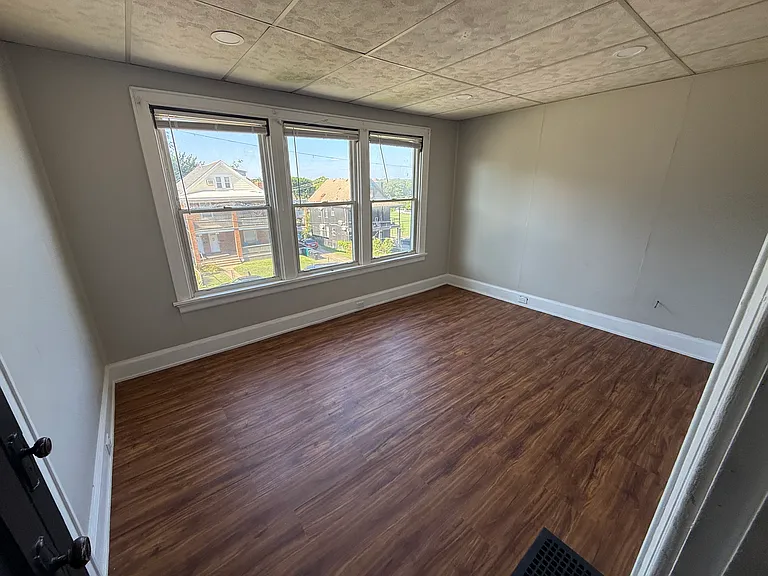 565 Prospect Pl — Photo 11