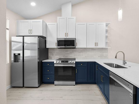 4th image of 3810 34th Ave S #202