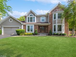 542 Carolian Dr, Lake Zurich, IL