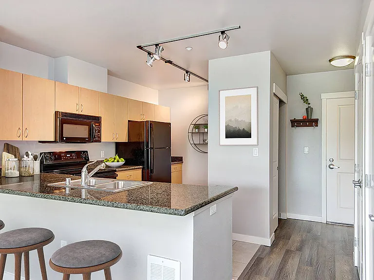 Summit at Madison Park — Photo 15