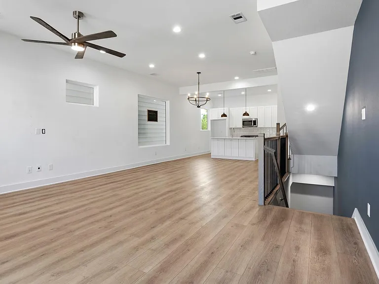 2806 Versailles Oak Ln — Photo 4