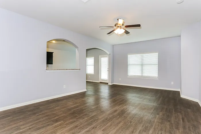 9021 Curacao Dr — Photo 2