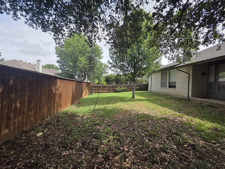 2717 Cliffwood Dr — Photo 7
