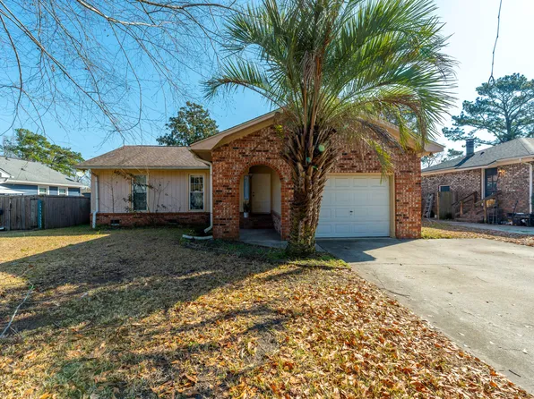 204 E Edgefield Dr, Summerville, SC 29483