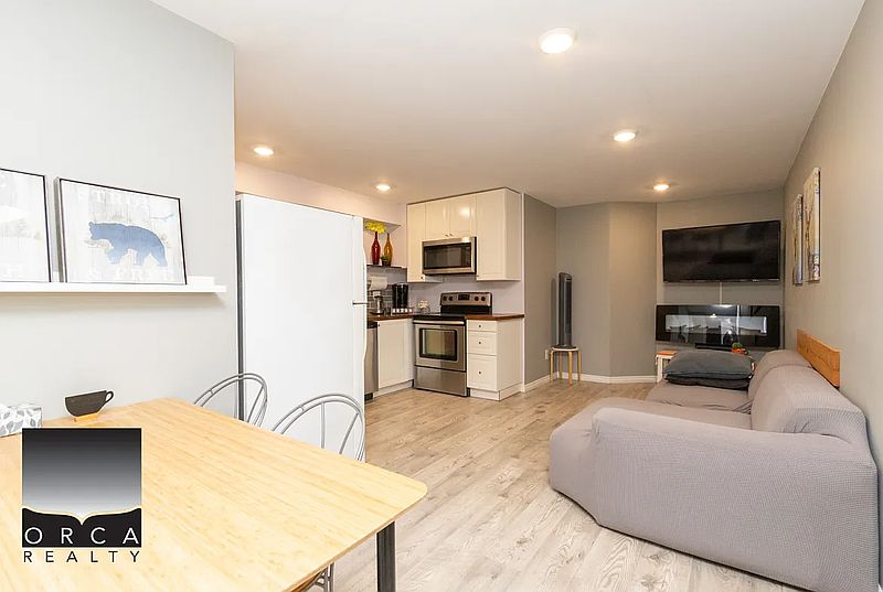 North Vancouver Apartment for rent - 2 Bedrooms — photo 7