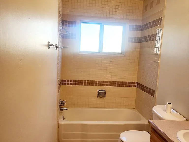 5701 Lane Ct NW — Photo 10