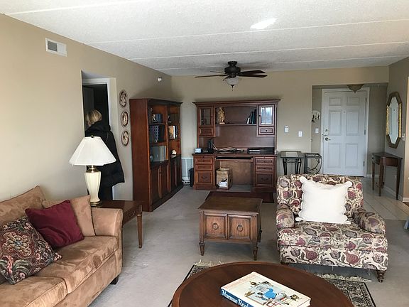 4th image of 7061 W Touhy Ave APT 406