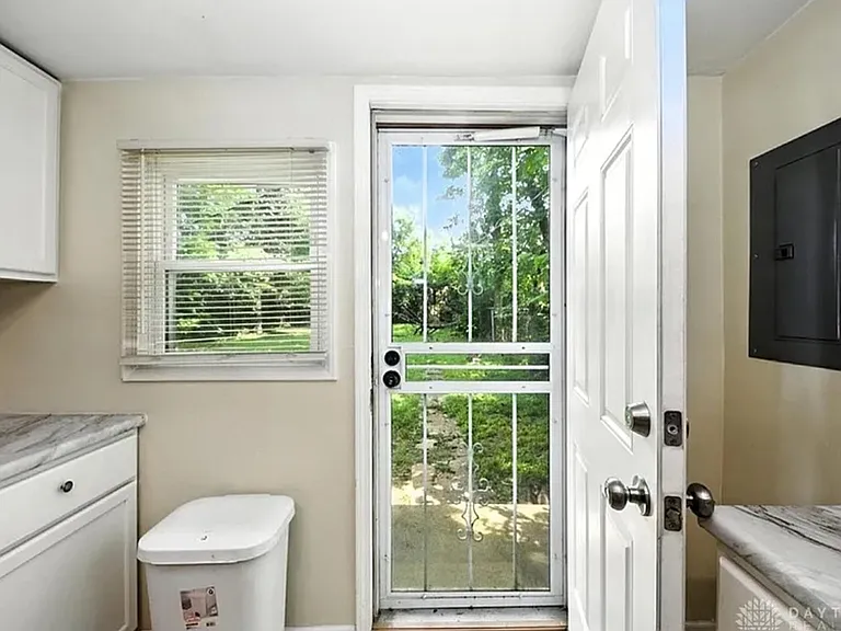 3713 Evansville Ave — Photo 22