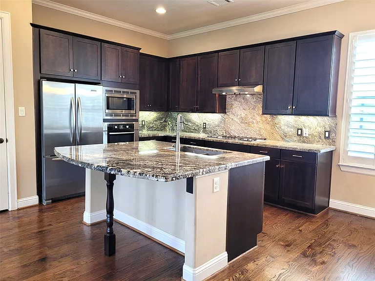 1508 Fowler St — Photo 17