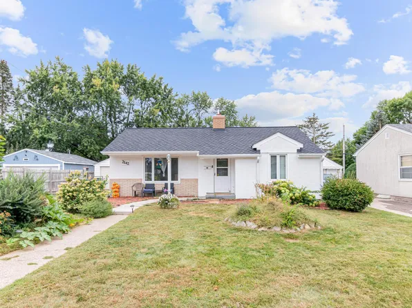 2142 4th St E, Saint Paul, MN 55119