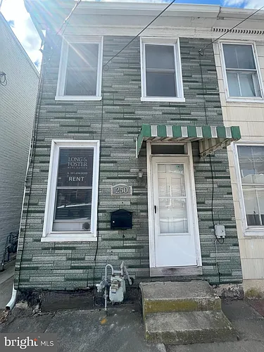 250 E 7th St Photo 1