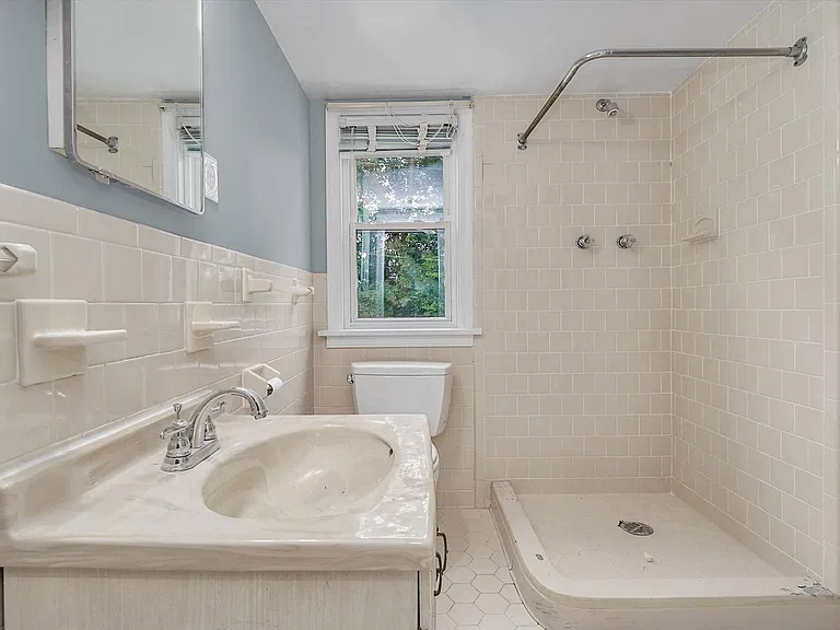 8407 Pamela Dr — Photo 16