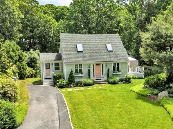7 Cachalot Lane, Falmouth, MA 02540