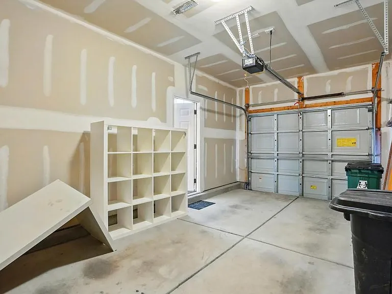7420 Abigail Glen Dr — Photo 23