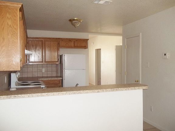 2nd image of 302 Primrose Dr Unit B