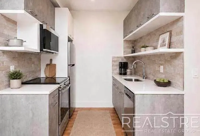 1526 Park Pl #2F — Photo 2