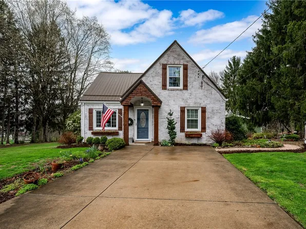 15 Walker Ln, West Middlesex, PA 16159