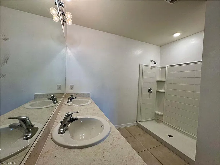 18661 Miami Blvd — Photo 18