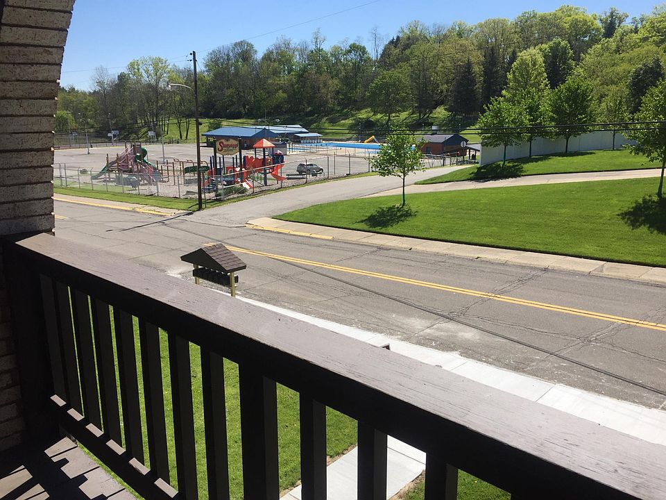 1st image of 141 Starvaggi Dr APT 3