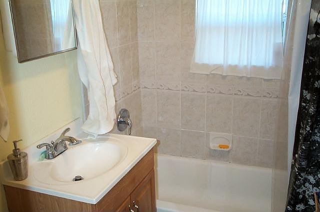 1st image of 606 1st Ave NE