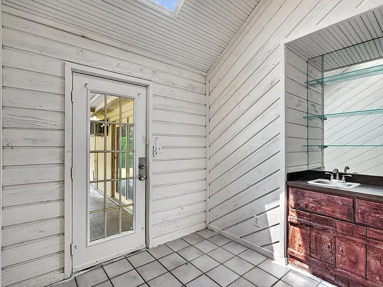 2403 Ridgevalley Dr — Photo 11