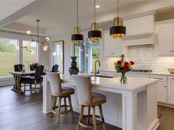 15833 Fontana St, Overland Park, KS 66224