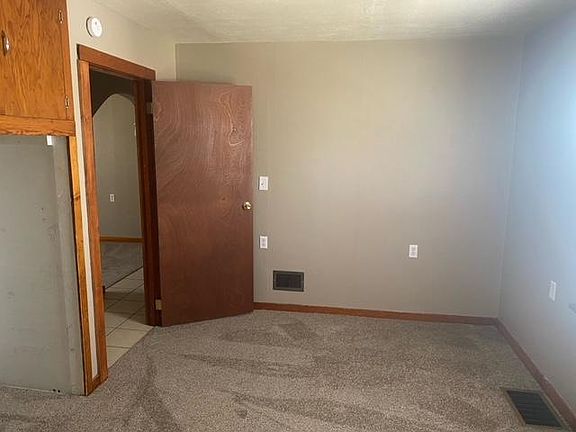 4th image of 214 Elble Ave