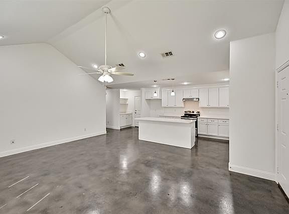3rd image of 4360 Green Acres Cir