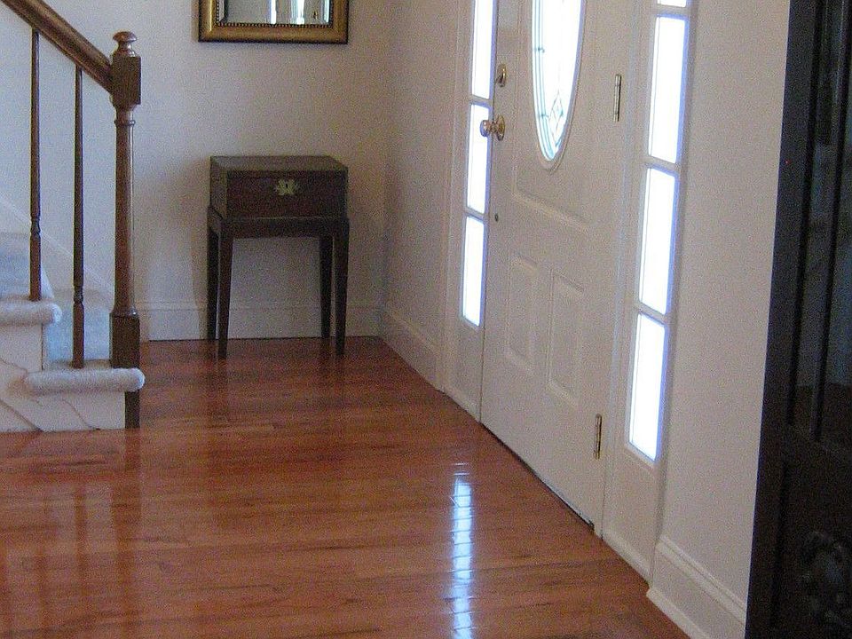 2nd image of 15 Hunt Wood Dr