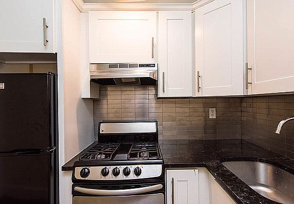 3rd image of 278 S 2nd St APT 9
