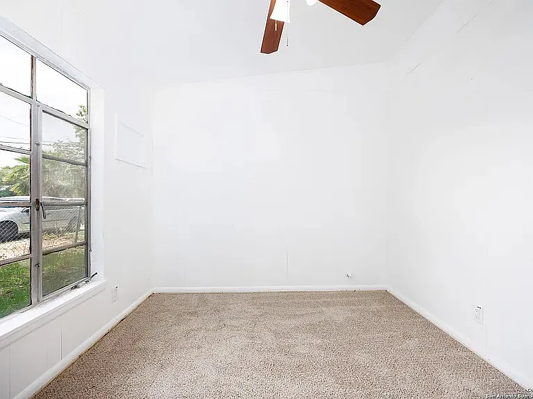 170 Olga St — Photo 4