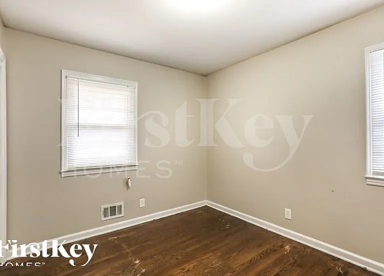 5915 Harvard Ave — Photo 10