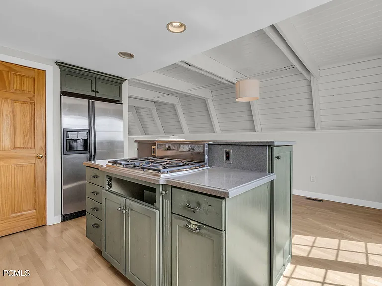 6381 Highland Dr — Photo 12