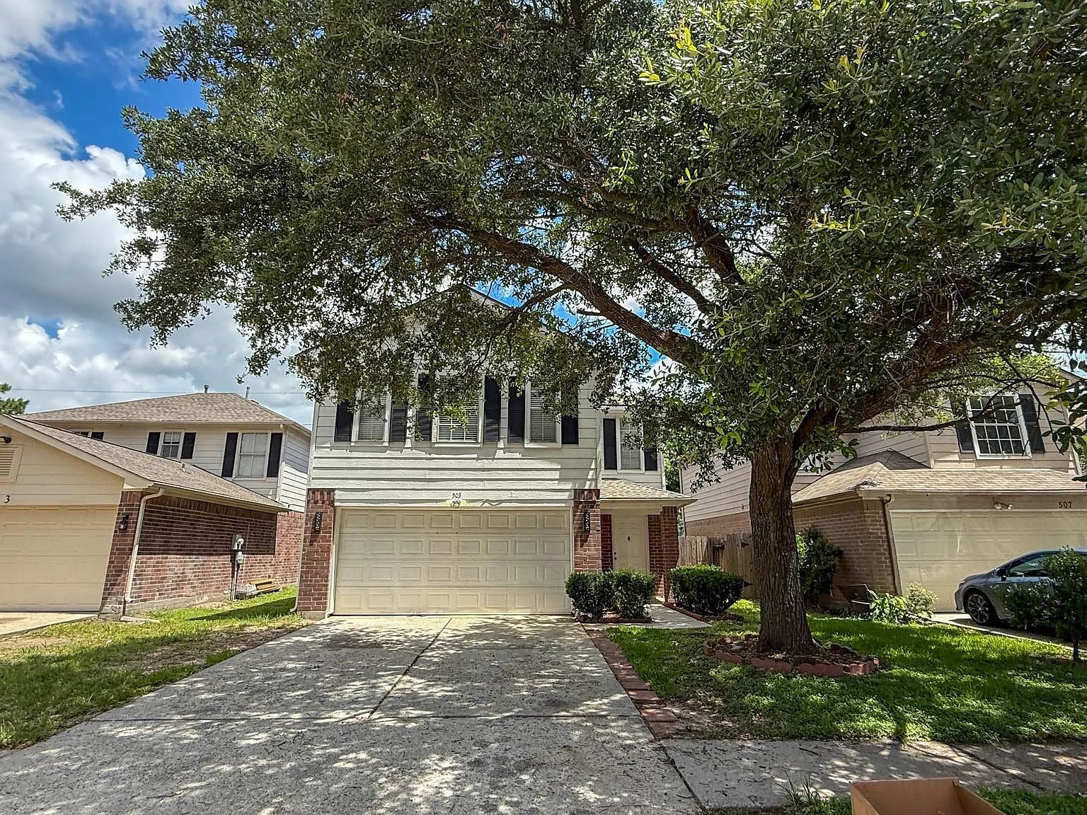 4 bed, 2.5 bath, 1892 sqft, $1,945 — Photo 2