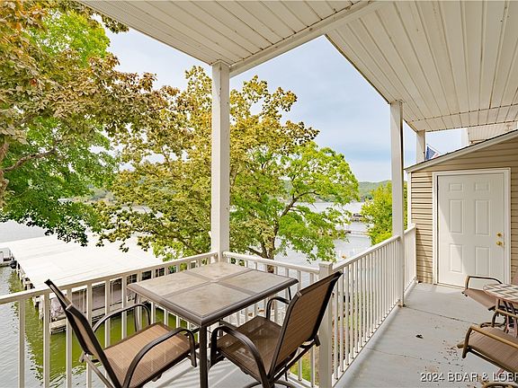 3rd image of 27 Hawthorn Dr Unit 2-A