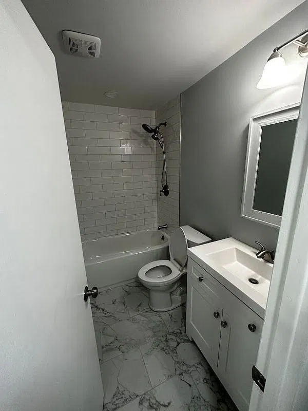2 bed, 1.0 bath, 1158 sqft, $1,850 — Photo 2