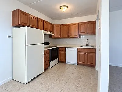 1 bed, 9999 sqft, $2,200 — Photo 4