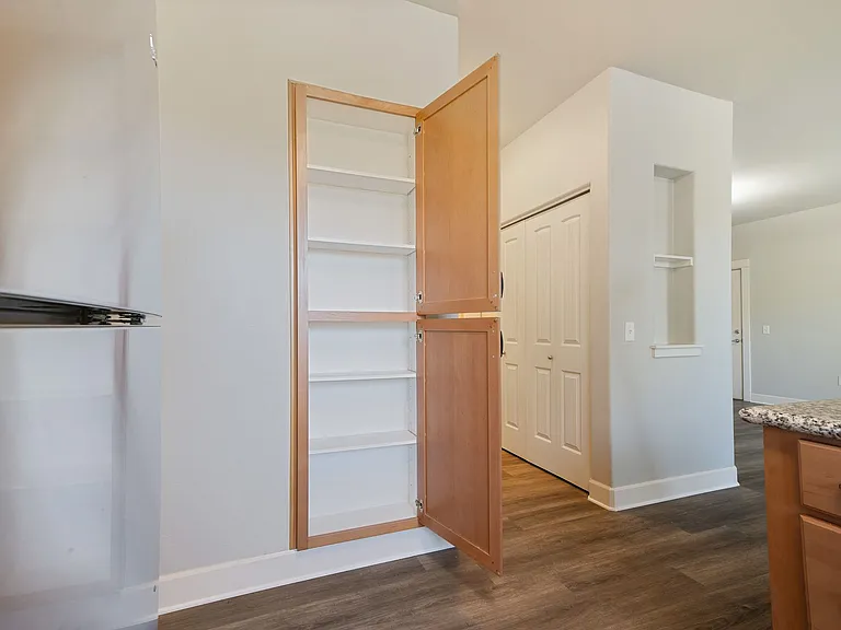 Webster Ridge Apartments — Photo 27