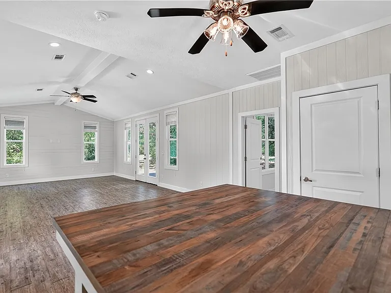 5440 Raymond Stotzer Pkwy — Photo 9